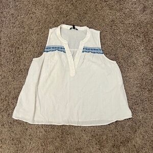 Banana Republic Sleeveless Boho Embroidered Blouse XL White Blue Tunic Top